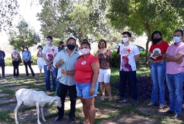 Famílias recebem doação de animais para melhorar qualidade genética do rebanho